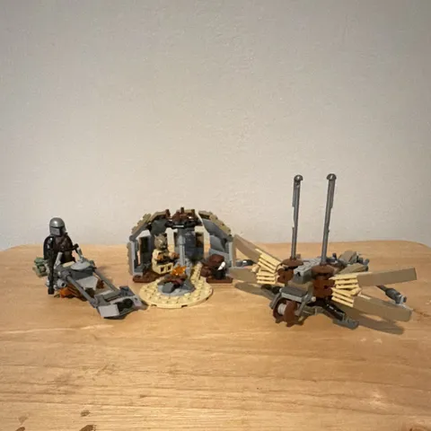 LEGO Star Wars The Mandalorian 75299 Trouble on Tatooine 276pc Set