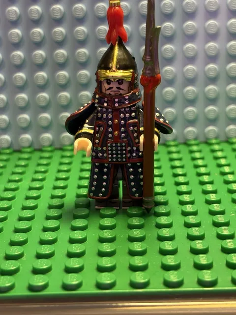  Armored Warrior Minifigure w/ Helmet Plume & Spear Polearm Weapon