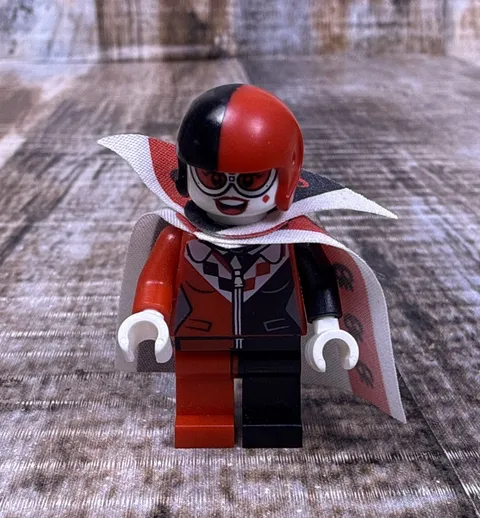 LEGO HARLEY QUINN Minifigure sh453 Batman Cannonball Attack 70921