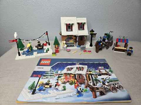 LEGO Creator Expert: Winter Village Bakery 10216 99% Complete & Manual