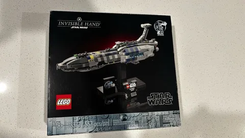 LEGO Star Wars 75377 Invisible Hand 25th Anniversary Starship