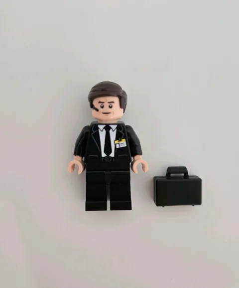 LEGO 76354 Marvel S.H.I.E.L.D. Helicarrier Agent Coulson Minifigure