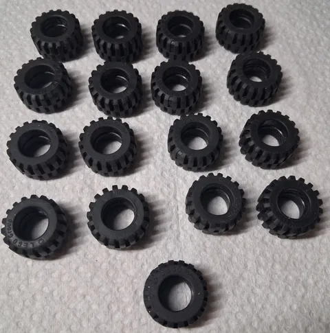 A Lego Lot 17 Tires w/ Offset Tread 6015 21mm x 12mm 7898 4549