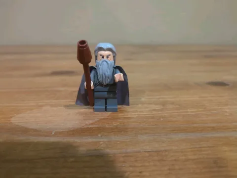 LEGO® The Lord of the Rings Gandalf the Grey Minifigure  10367 Balrog 3q