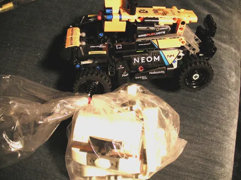lego lot Neom dune buggy  race car. space shuttle parts of kits