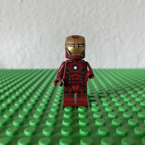 Iron Man Mark 6 Armor Avengers Super Hero LEGO® Minifigure Missing Right Hand