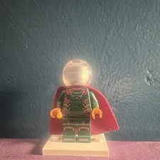 LEGO Marvel Mysterio Minifigure Purple Cape Bubble Helmet spm133 2019