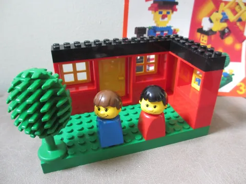Vintage 1990 LEGO 1882 Basic Building Set Parts Doors, Windows, Round Fruit Tree