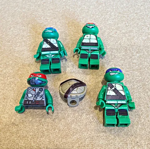 LEGO Teenage Mutant Ninja Turtles Minifigure Lot of 4 Leonardo Raphael Donatello