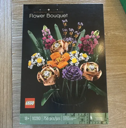 LEGO Botanical Collection Flower Bouquet BRAND NEW NEVER OPENED