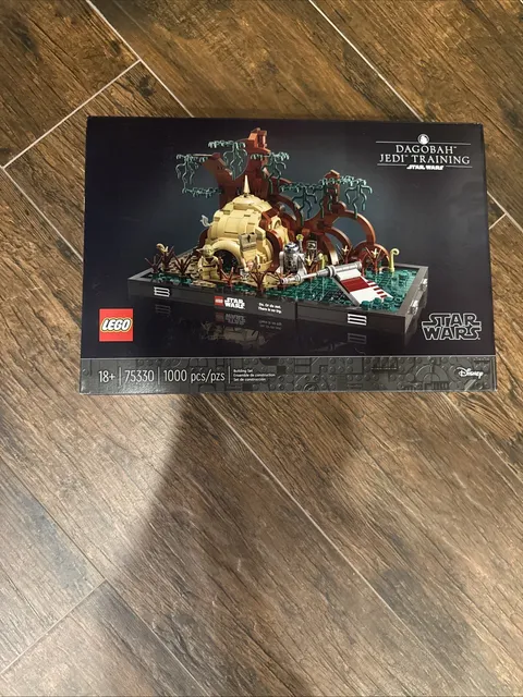 LEGO Star Wars 75330 Dagobah Jedi Training Diorama Display Set 1000pcs