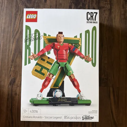 LEGO Editions 43016 Cristiano Ronaldo Soccer Legend 854pcs - New - Sealed