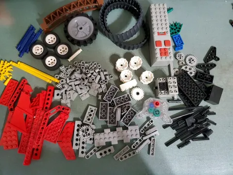 LEGO Technic Bulk Lot Randon Parts Bits Pieces Box 186 + Pcs Building Toy Hobbie