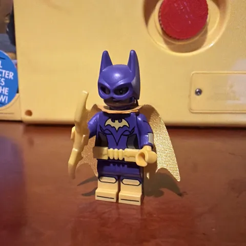 Lego Batman Movie: Batgirl w/ Cape & Purple Suit 70906 Barbara Gordon Minifigure