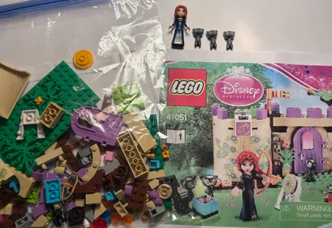 LEGO Disney Merida’s Highland Games 41051 Ret 3 Bears Included ~ 100% Complete