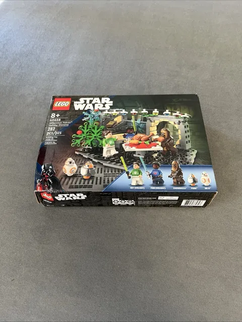 Star Wars Millennium Falcon Holiday Diorama LEGO set