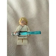 LEGO Star Wars Luke Skywalker Minifigure Tatooine Farmboy with Blue Lightsaber