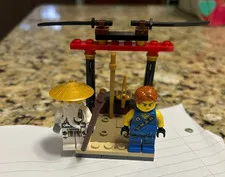 Lego Ninjago # 30424 Dojo Polybag 2016 Retired Incomplete