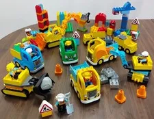 Lego DUPLO Construction Collection Lot of 154 Pieces, including 7 Figures