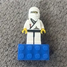 LEGO Minifigure White Ninja w/ Blue magnet Base, Plastic Figure