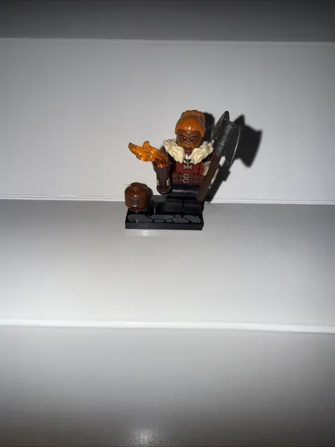 Lego Dungeons & Dragons Dwarf Barbarian with Dungeons & Dragons Base 71047