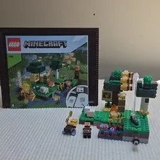 LEGO Minecraft The Bee Farm 21165 386pc Complete w/ Instructions Villager No Box