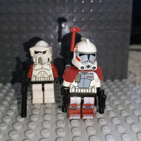LEGO Star Wars Arc + ARF Clone Trooper Minifigures 9488