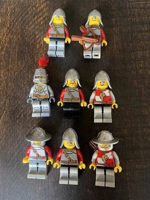 Lego Lion Knights Castle Lot Of 8x Minifigures Good Condition See Pics