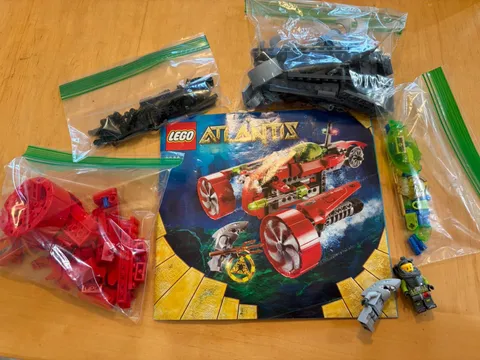 LEGO Atlantis: Typhoon Turbo Sub (8060) Complete Manual, Mini Figs, Bricks