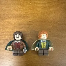 LEGO Lord of the Rings Frodo Baggins & Samwise Gamgee Minifigures Capes
