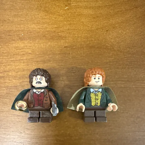 LEGO Lord of the Rings Frodo Baggins & Samwise Gamgee Minifigures Capes