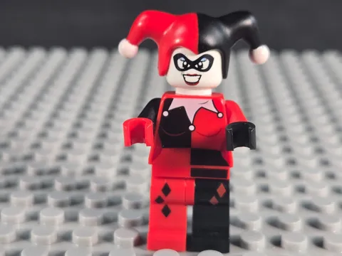 Lego DC Harley Quinn - Black and Red Hands sh0024 SHIPS Saturday