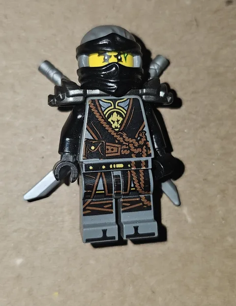 LEGO NINJAGO Hands of Time Cole Minifigure njo280
