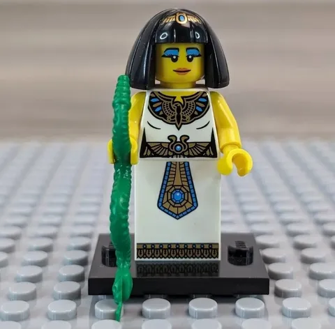 LEGO Series 5 Collectible Minifigures 8805 Egyptian Queen Col078 Retired 2011