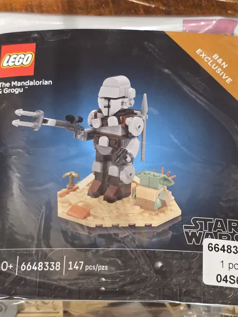 Star Wars Barnes & Noble Exclusive Lego Set - Legos - The Mandalorian & Grogu