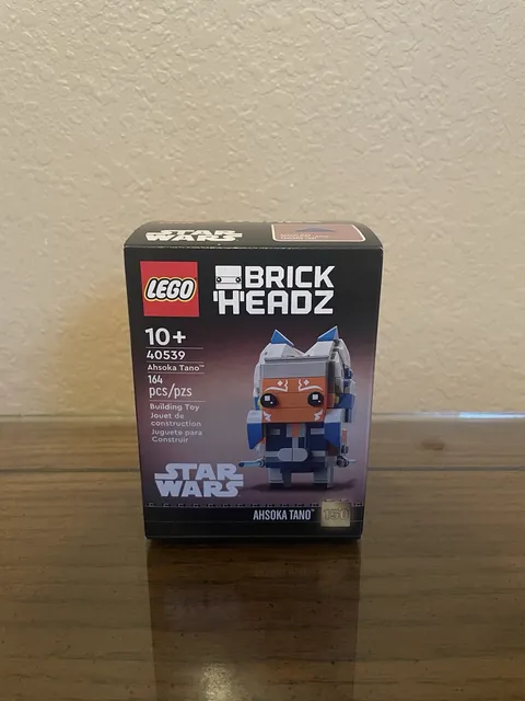 LEGO BRICKHEADZ: Ahsoka Tano (40539) *NEW SEALED IN BOX*  Fast Shipping