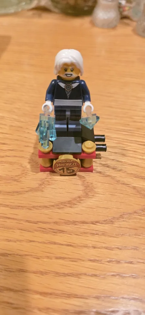Lego minifigure Ninjago Master of ICE on 15th Anniversary stand