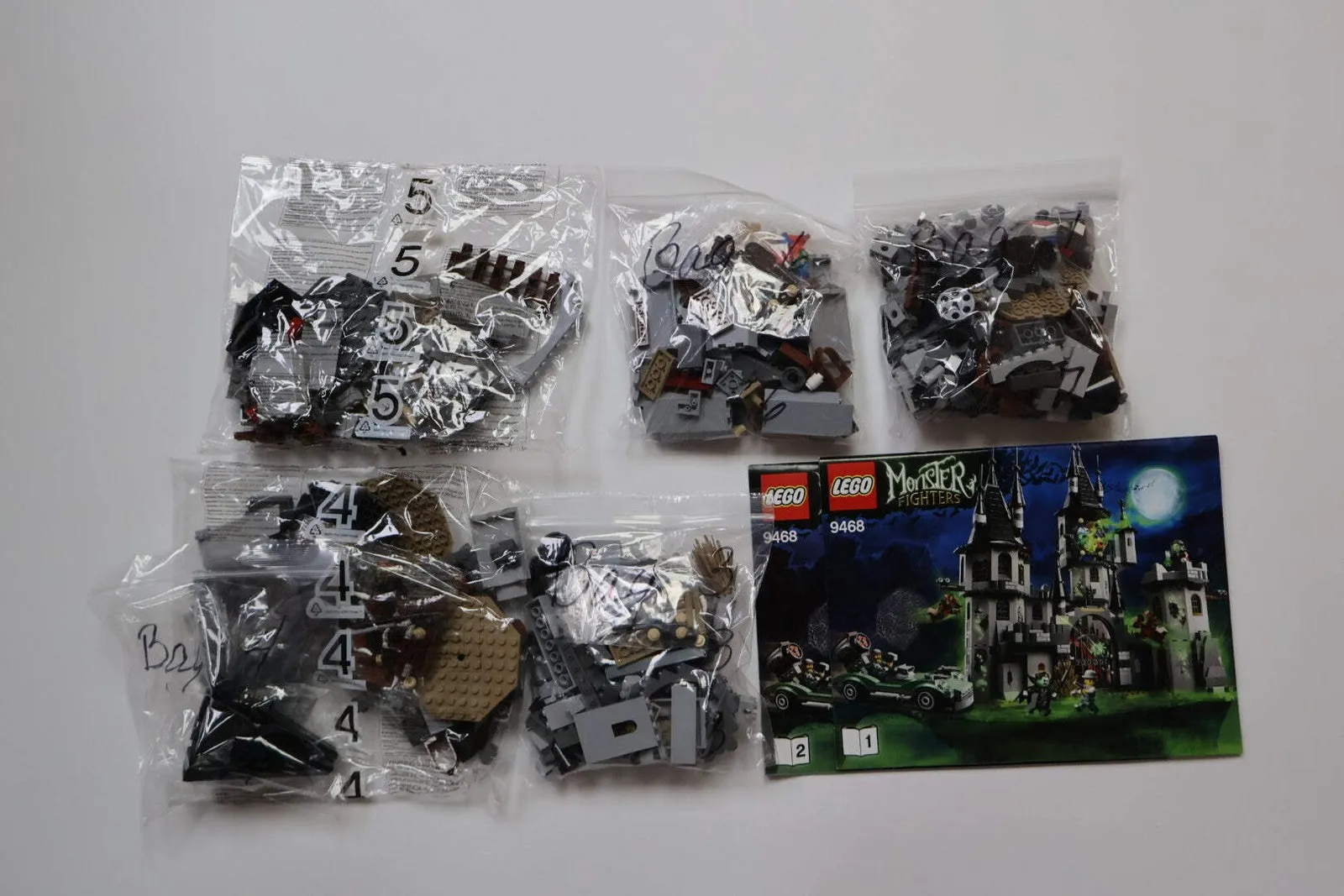LEGO® Monster Fighters 9468 Vampyre Castle ☀️Incomplete! No Minifigs! Please Rea