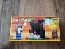 1993 LEGO System set, "Magic Shop" number 6020. 