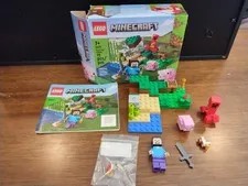 2022 LEGO Minecraft: Creeper Ambush (21177), complete w/ box and instructions