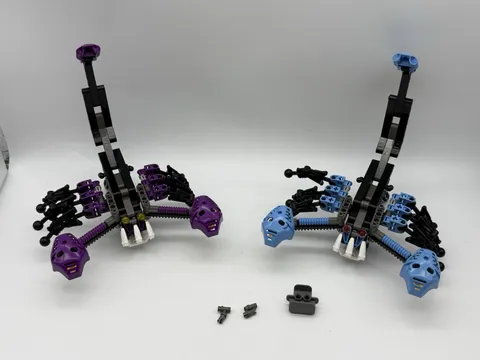 LEGO Bionicle Nui-Jaga 8548 Incomplete 211 Parts No Manuals No Box