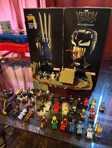LEGO set and mini figure lot