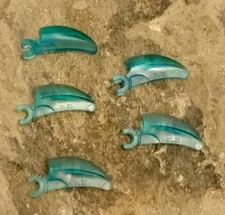 Lego Part # 16770 Barb Claw Horn Tooth Clip Curved Trans Light Blue. 5 Parts