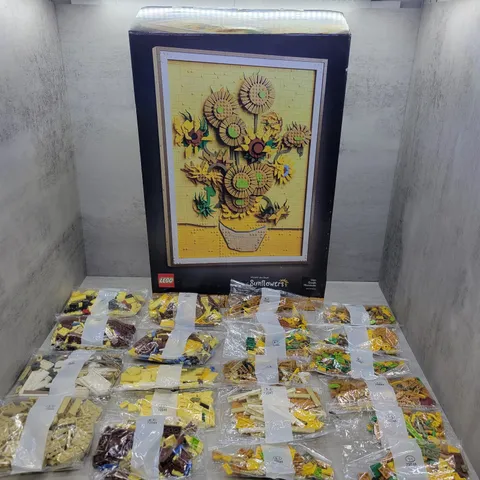 LEGO Art Vincent Van Gogh – Sunflowers Building Set (32215) [OPEN BOX]™