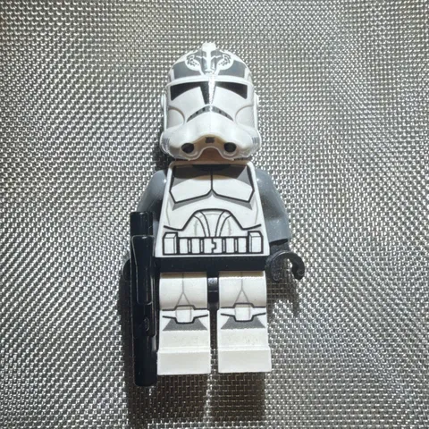 LEGO Star Wars Wolfpack Clone Trooper Minifigure  w/ Blaster