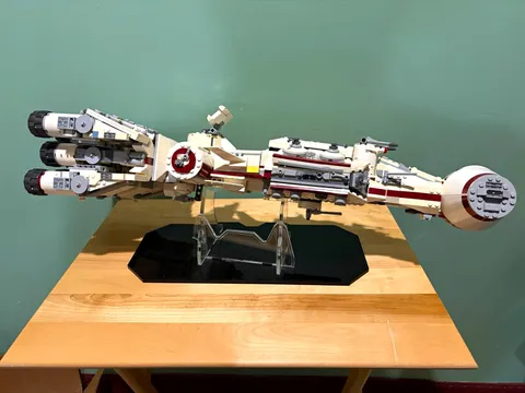 LEGO Star Wars 75244 Tantive IV + Display Stand