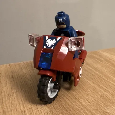 LEGO Marvel Avengers Captain America Minifigure w/ Shield & Motorcycle