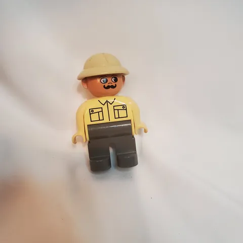 Lego Duplo Safari Man Figure Minifig Pith Hat Gray Pants Tan Top Mustache VTG