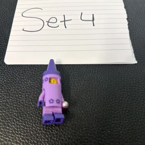 LEGO The Lego Movie 2 Crayon Girl Minifigure Purple