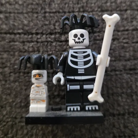 LEGO Monster Fighters Minifigure Lot Skeleton with Bone Accessory & Small Mummy